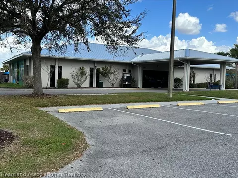 Exterior - 3513 Edgewater Dr, Sebring, FL 33872 photo 5 of 5