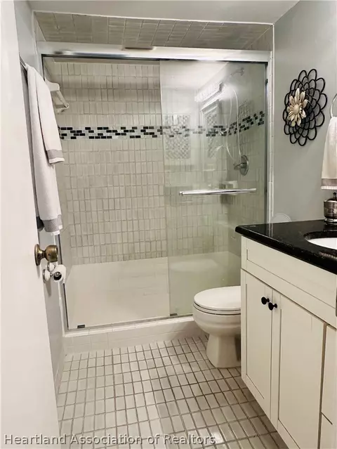 Bath - 3513 Edgewater Dr, Sebring, FL 33872 photo 5 of 5