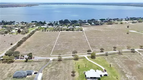 105 Secretariat Ln, Lake Placid, FL 33852