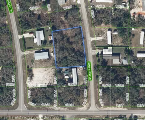 104 Star Burst Dr, Lake Placid, FL 33852