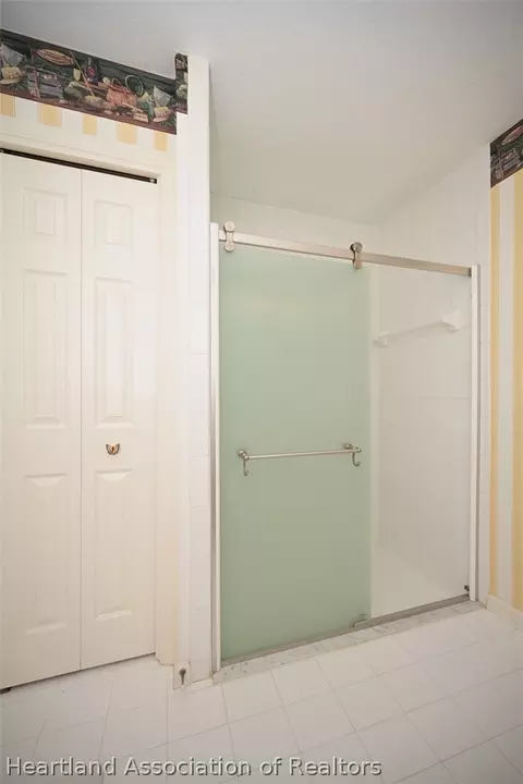 Bath - 2737 Cheyenne Rd, Sebring, FL 33875 photo 7 of 8