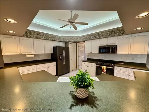Kitchen - 2737 Cheyenne Rd, Sebring, FL 33875 photo 3 of 5