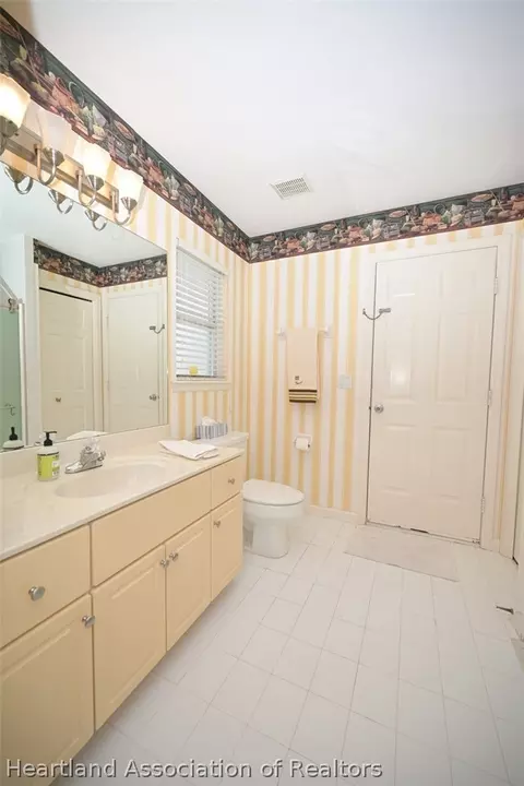 Bath - 2737 Cheyenne Rd, Sebring, FL 33875 photo 6 of 8