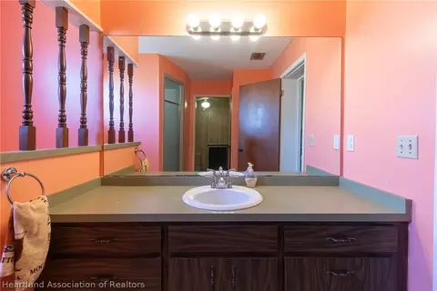 Bath - 217 Eagle Ave, Sebring, FL 33870 photo 7 of 11