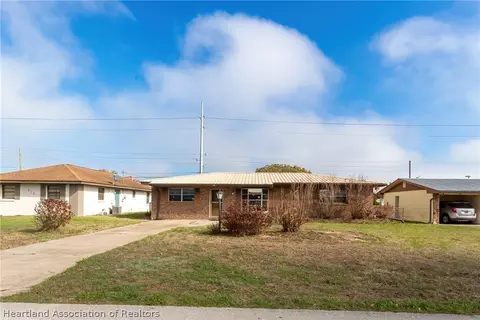 217 Eagle Ave, Sebring, FL 33870