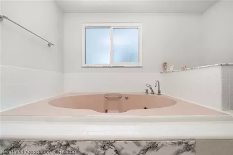 Bath - 6121 Cherry Rd, Sebring, FL 33875 photo 3 of 6