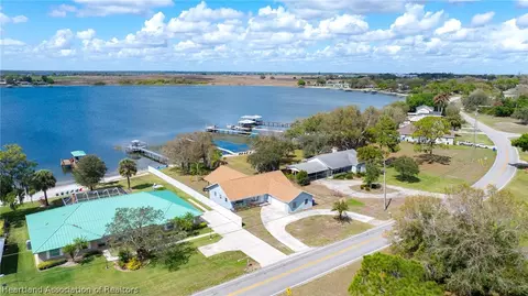 920 Lake Dr E, Lake Placid, FL 33852