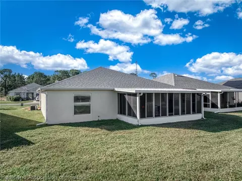 Exterior - 4501 Vantage Cir, Sebring, FL 33872 photo 6 of 7