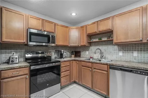 Kitchen - 4501 Vantage Cir, Sebring, FL 33872 photo 1 of 3