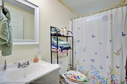 Bath - 3549 Green Acre Way, Sebring, FL 33870 photo 1 of 1