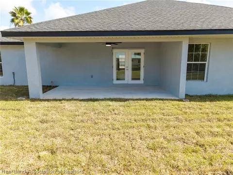 Exterior - 3209 King Dr, Sebring, FL 33870 photo 2 of 7