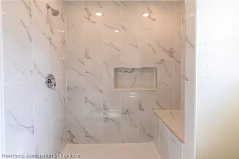 Bath - 3209 King Dr, Sebring, FL 33870 photo 5 of 7