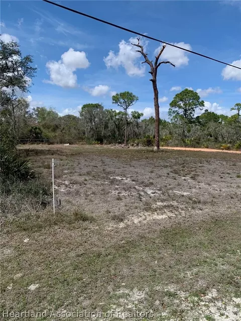 1046 Chestnut St, Lake Placid, FL 33852