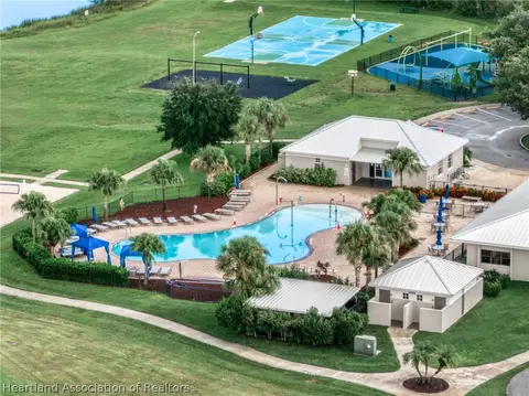 Exterior - 5800 Cortez Blvd, Sebring, FL 33872 photo 6 of 7