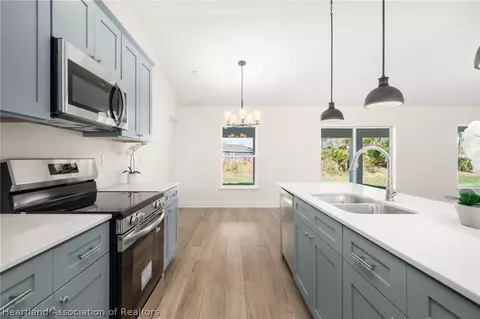 Kitchen - 5800 Cortez Blvd, Sebring, FL 33872 photo 5 of 7