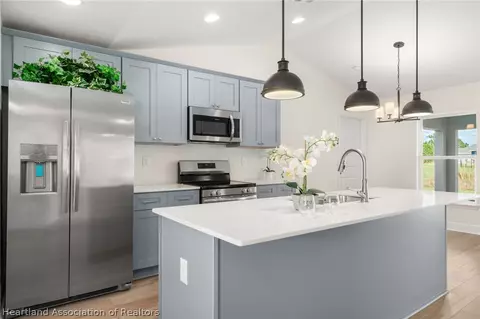 Kitchen - 5800 Cortez Blvd, Sebring, FL 33872 photo 6 of 7
