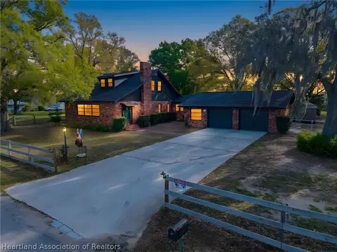 200 N Lotela Ave, Avon Park, FL 33825