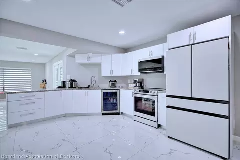 Kitchen - 116 Orday Rd, Sebring, FL 33875 photo 3 of 4