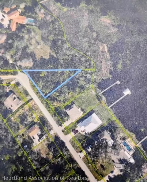 2940 Oak Beach Blvd, Sebring, FL 33875