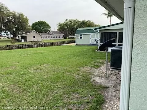 Exterior - 3601 Oakview Dr, Sebring, FL 33876 photo 7 of 10