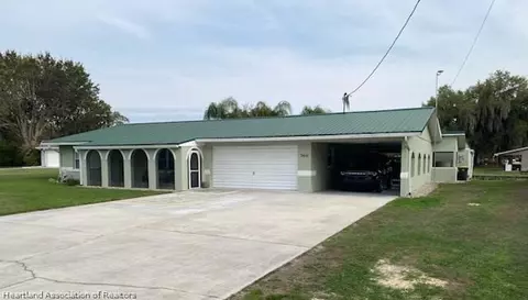 Exterior - 3601 Oakview Dr, Sebring, FL 33876 photo 1 of 10