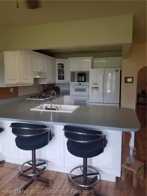 Kitchen - 3601 Oakview Dr, Sebring, FL 33876 photo 2 of 2