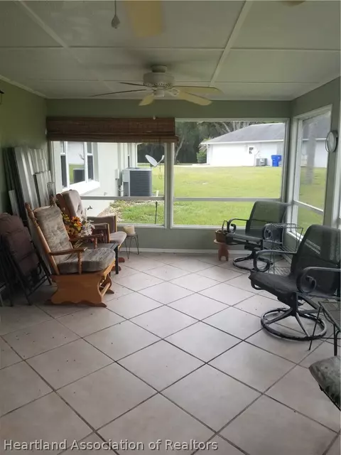 Exterior - 3601 Oakview Dr, Sebring, FL 33876 photo 5 of 10