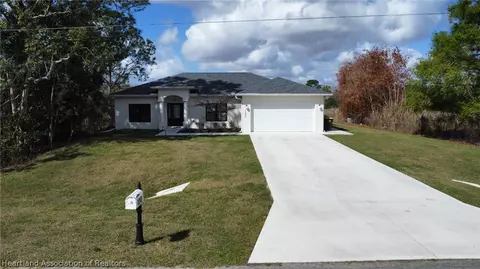 1240 S Avon Estates Blvd, Avon Park, FL 33825