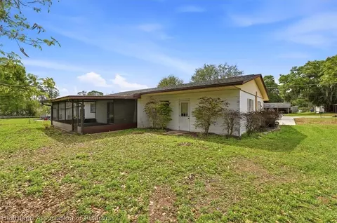 Exterior - 4429 Pinebrooke Pl, Dover, FL 33527 photo 3 of 9
