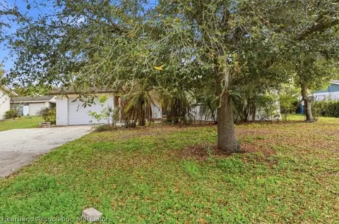 Exterior - 4429 Pinebrooke Pl, Dover, FL 33527 photo 2 of 9