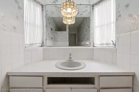 Bath - 4429 Pinebrooke Pl, Dover, FL 33527 photo 6 of 7