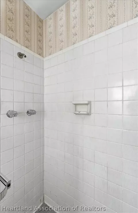 Bath - 4429 Pinebrooke Pl, Dover, FL 33527 photo 4 of 7