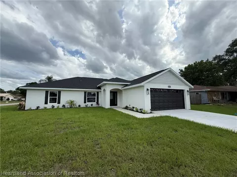 103 Sportsman Ave, Sebring, FL 33875