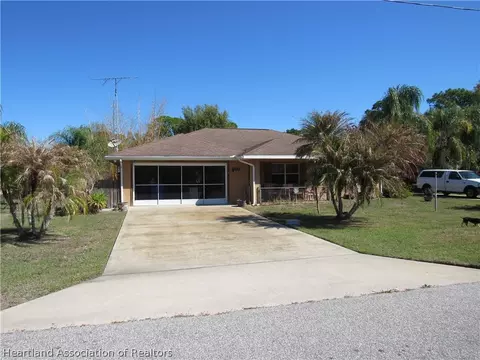 108 Grenada St NE, Lake Placid, FL 33852