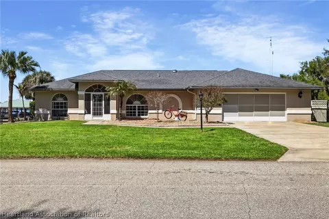1086 Lake Carrie Dr, Lake Placid, FL 33852