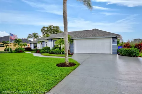 3600 Manor Dr, Sebring, FL 33872