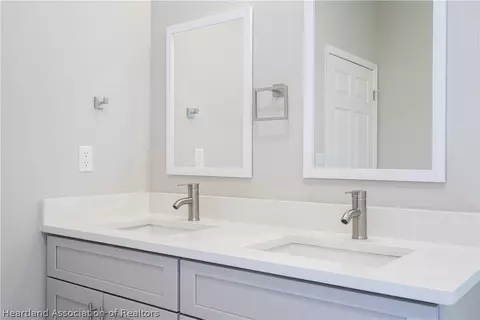 Bath - 7916 Granada Rd, Sebring, FL 33876 photo 9 of 9