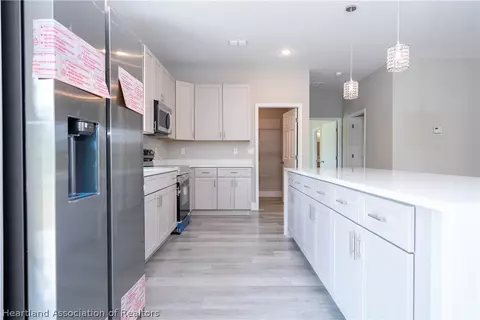 Kitchen - 7916 Granada Rd, Sebring, FL 33876 photo 4 of 9