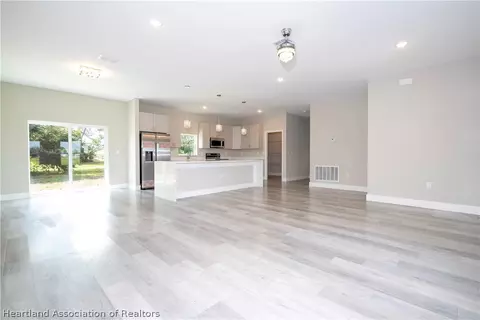 Living - 7916 Granada Rd, Sebring, FL 33876 photo 2 of 5