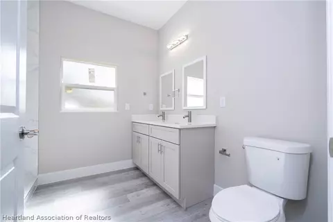 Bath - 7916 Granada Rd, Sebring, FL 33876 photo 5 of 9