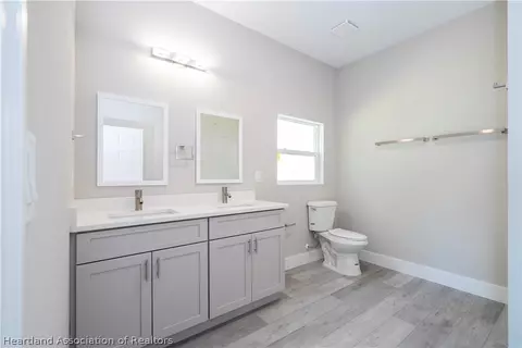 Bath - 7916 Granada Rd, Sebring, FL 33876 photo 4 of 9
