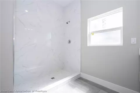 Bath - 7916 Granada Rd, Sebring, FL 33876 photo 6 of 9
