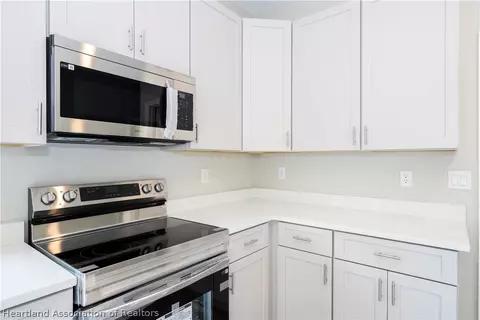 Kitchen - 7916 Granada Rd, Sebring, FL 33876 photo 6 of 9