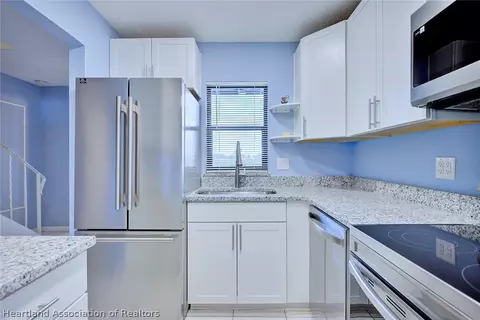 Kitchen - 3633 Edgewater Dr, Sebring, FL 33872 photo 3 of 6