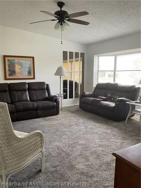 Living - 3916 Thunderbird Hill Cir, Sebring, FL 33872 photo 3 of 4