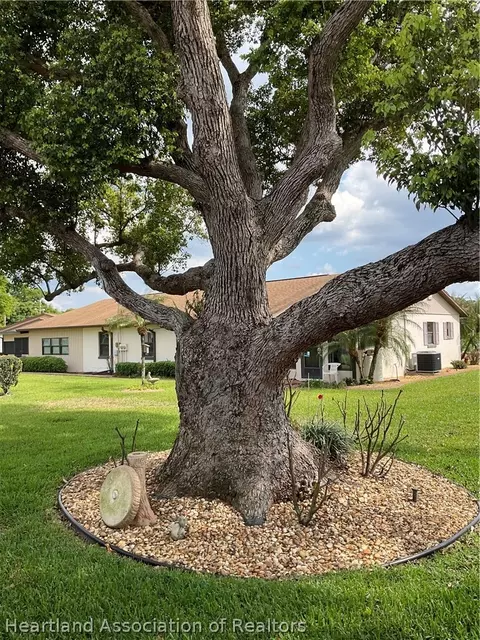 Exterior - 3916 Thunderbird Hill Cir, Sebring, FL 33872 photo 6 of 13