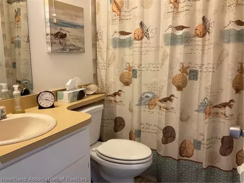 Bath - 3916 Thunderbird Hill Cir, Sebring, FL 33872 photo 5 of 5