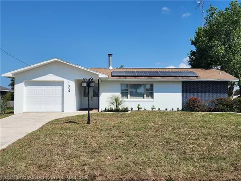 124 Bougainvillea St NE, Lake Placid, FL 33852