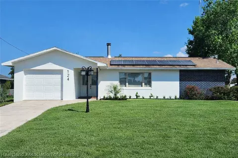 124 Bougainvillea St NE, Lake Placid, FL 33852