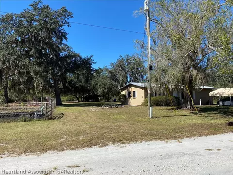 Exterior - 515 Straight St, Sebring, FL 33875 photo 10 of 12